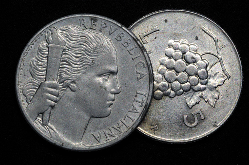 Old 5 lire coin of the first republic