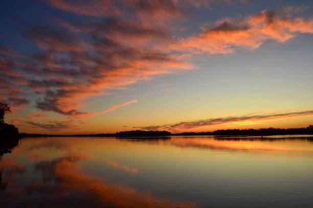 istock sunrise over the Delaware River 1317514575