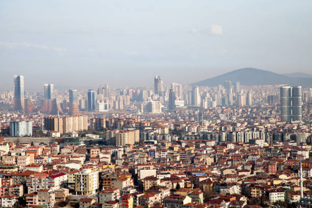 binalar, gökdelenler ve i̇stanbul şehir silüeti - istanbul deprem stok fotoğraflar ve resimler