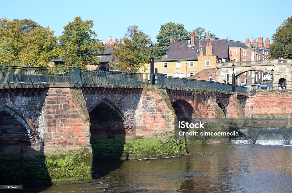 Vista su Ponte Vecchio Dee romane di Chester - Foto stock royalty-free di Chester - Inghilterra