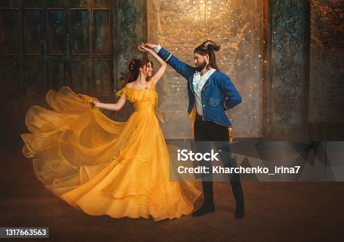 305 King And Queen Dancing Stock Photos, Pictures & Royalty-Free Images -  iStock