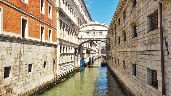 The ponte dei sospiri which connects the \