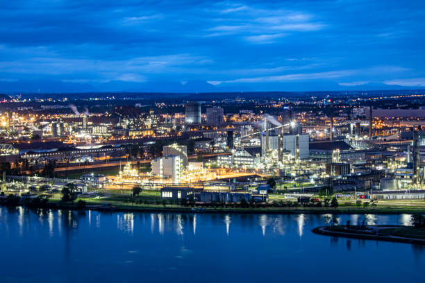 Linz at the Danube industrial area Linz an der Donau, is the capital of Upper Austria. In the eastern part of the town, the industrial plants of the VÖEST and other industries are situated. linz austria stock pictures, royalty-free photos & images