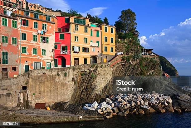 Riomaggiore Village Italien Stockfoto und mehr Bilder von Anhöhe - Anhöhe, Anlegestelle, Architektur