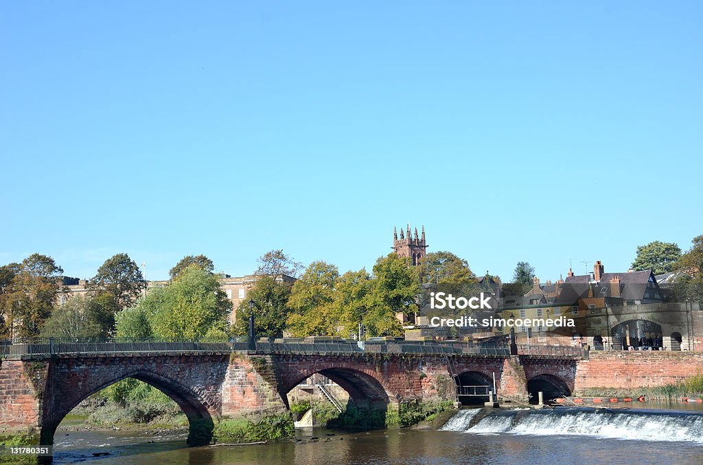 Vue sur le vieux pont de la rivière Dee, à Chester - Photo de Angleterre libre de droits