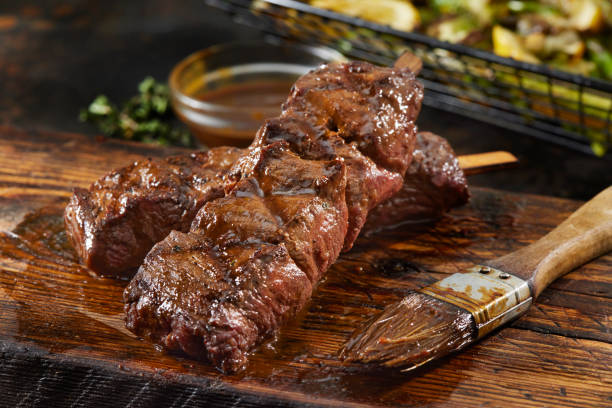 바베큐 쇠고기 케밥 - steak close up grilled skirt steak 뉴스 사진 이미지