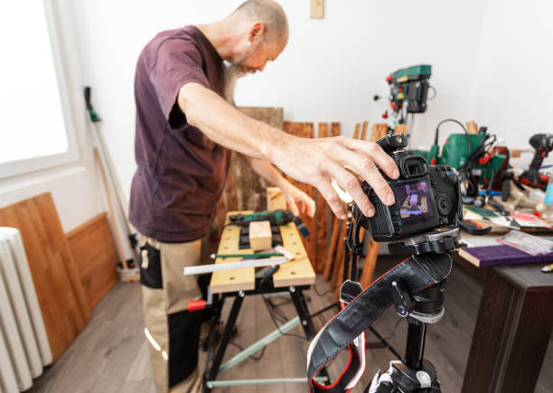 istock Woodworking vlogging, setting up gear, led ring-light and dslr 1317855110