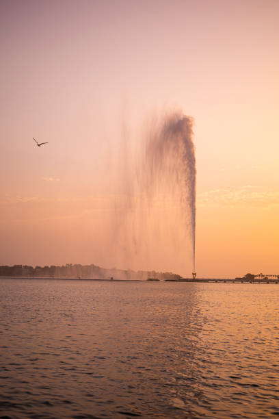 Jeddah Fountain - city Landmark - Saudi Arabia Jeddah, Saudi Arabia – Abril 23, 2021 - beautiful view of Jeddah beach Fountain - jeddah Landmark saudi arabia jeddah landscape stock pictures, royalty-free photos & images