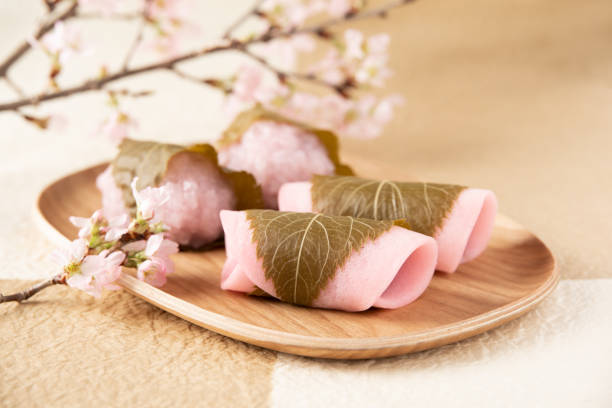 Traditional Japanese sweets : Sakura mochi
