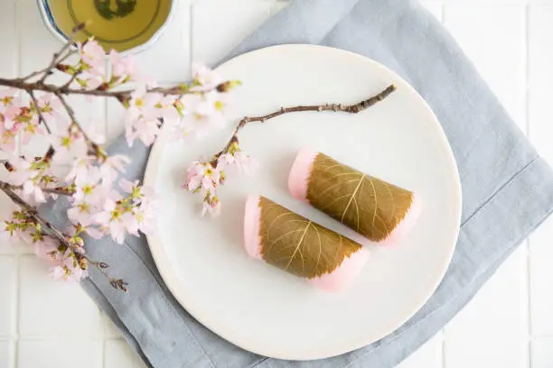 Traditional Japanese sweets : Sakura mochi