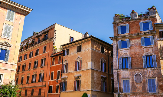 Vista de una calle en el centro histórico de Roma cerca del Campo de Fiori photo