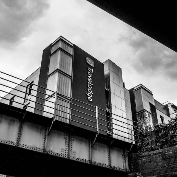 Travelodge Hotel Against A Cloudy Sky With No People Epsom Surrey London UK, May 02 2021, Travelodge Hotel Against A Cloudy Sky With No People surrey hotel southeast england england stock pictures, royalty-free photos & images