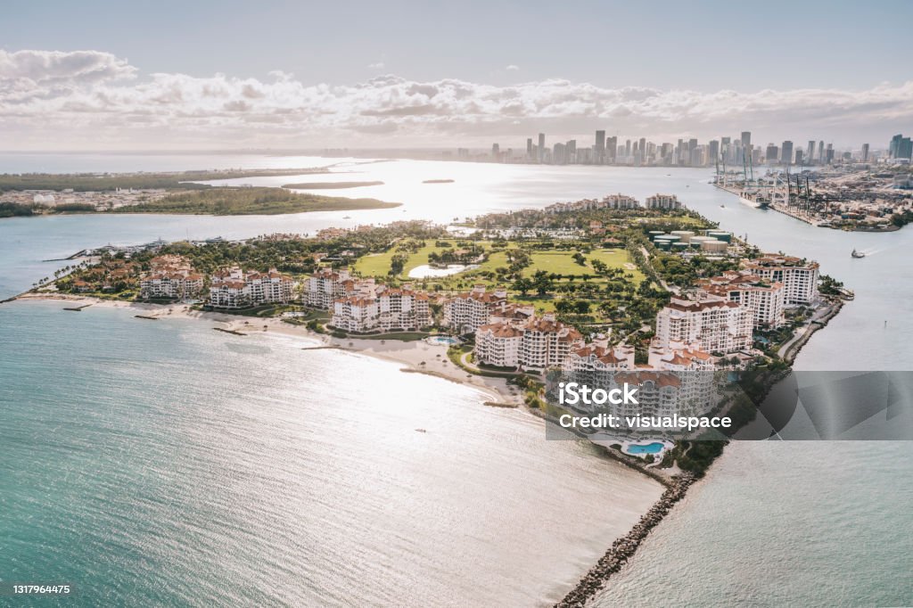 Isla Fisher En Miami Florida Foto de stock y más banco de imágenes de Fisher Island - Fisher Island, Miami, Aire libre - iStock Isla Fisher En Miami Florida Foto de stock y más banco de imágenes de Fisher Island - Fisher Island, Miami, Aire libre - iStock