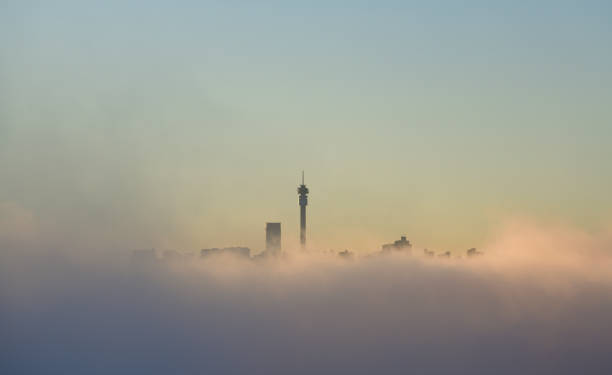 johannesburg - johannesburg night skyline dusk stock-fotos und bilder