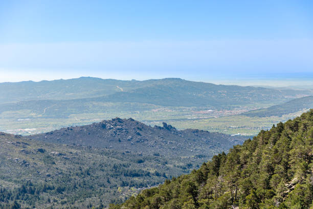istock Hiking trail in the Barranca area in Navacerrada 1318098279