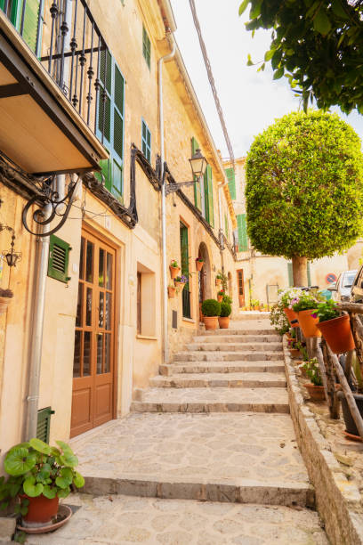 istock old town of Valdemossa, Majorca 1318151525
