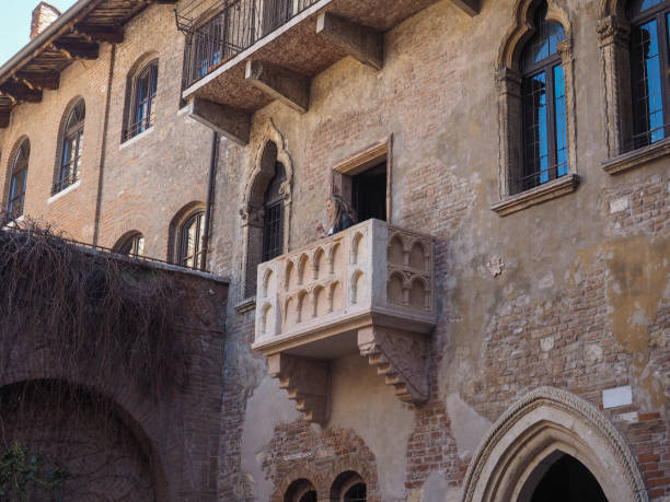 casa de julieta en verona - capulet fotografías e imágenes de stock