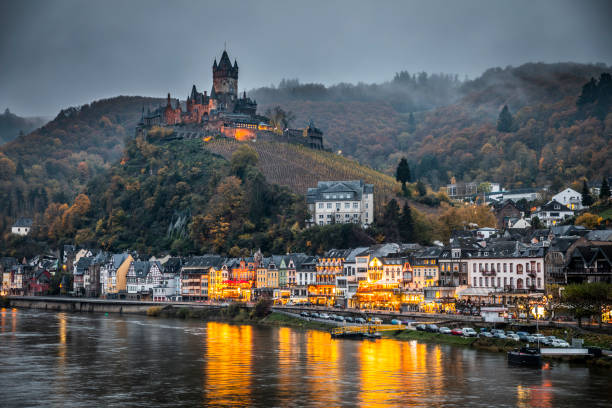 cityscape of cochem and the river moselle in germany - renânia imagens e fotografias de stock