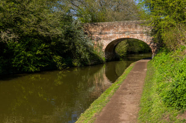 istock A split canal bridge on the Stratford Canal 1318258115