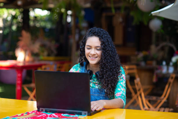 istock College and university - education and lifestlye 1318299345