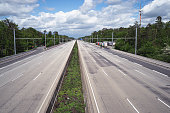 autobahn-in-deutschland-mit-8-fahrspuren