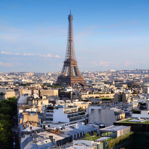 istock Paris, France 1318350300