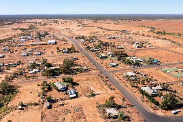 queensland miasta eromanga . - town australia desert remote zdjęcia i obrazy z banku zdjęć