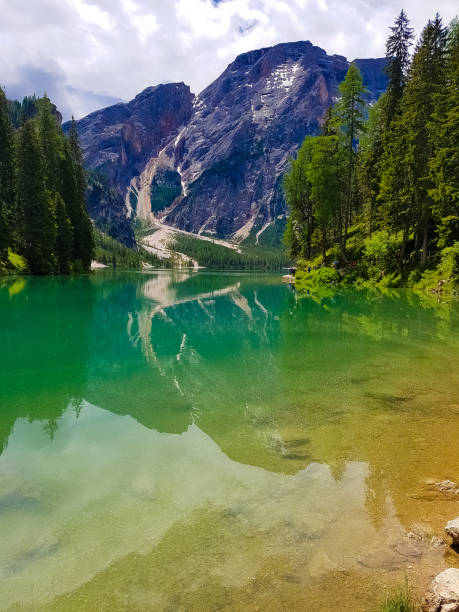 istock a walk around the alpine lake 1318447798