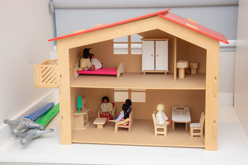 dollhouse for child psychology