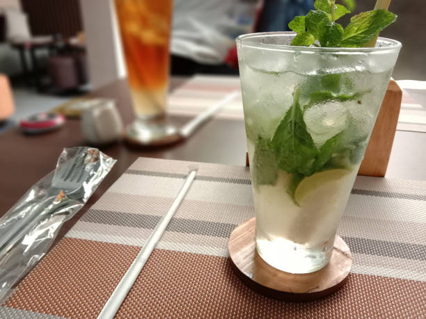 istock A glass of mojito 1318475747