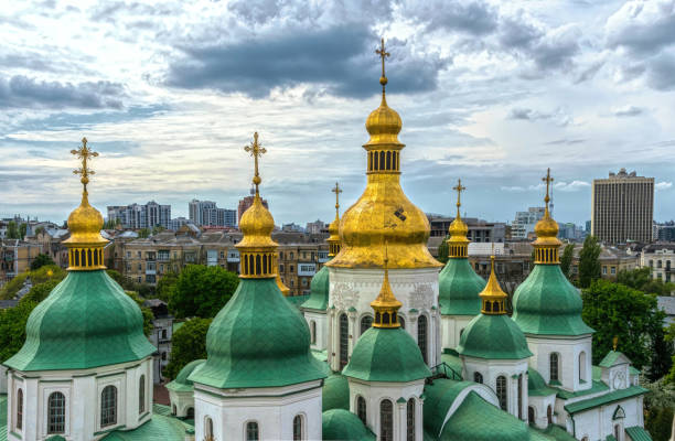 cattedrale di santa sofia a kiev - kyiv orthodox church dome monastery foto e immagini stock