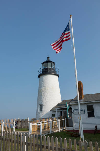 знаменитый старый маяк бристоля - pemaquid point lighthouse стоковые фото и изображения