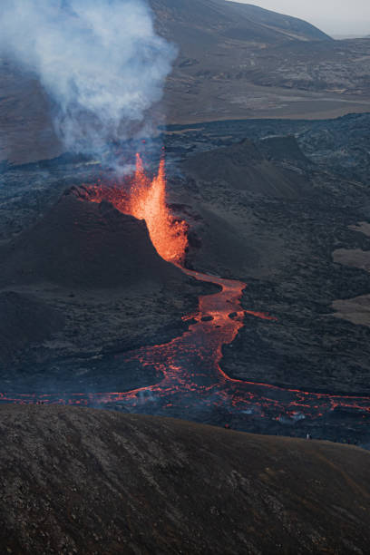 istock Geldingadalur volcano , Iceland 1318554921