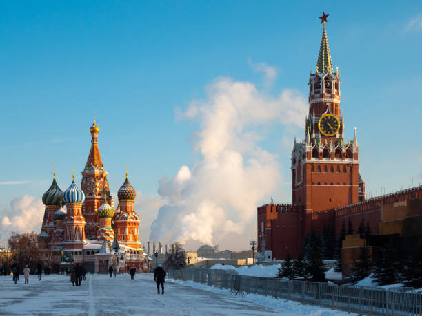 istock Moscow Kremlin and St Basil's Cathedral 1318585912