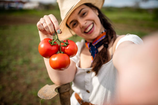 Woman tomato and selfie