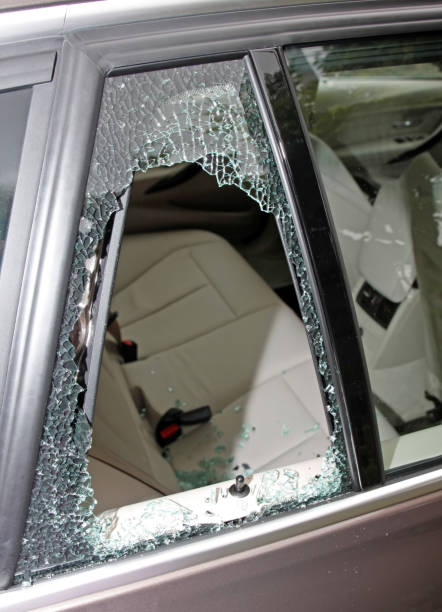 istock Vehicle Burglary 1318794148
