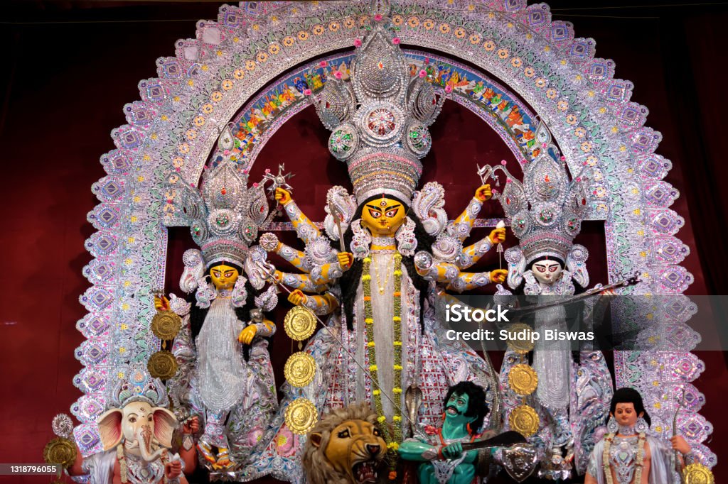 Nữ Thần Durga Được Trang Trí Tại Puja Pandal Ở Kolkata Tây Bengal Ấn Độ Durga  Puja Là Lễ Hội Tôn Giáo Lớn Nhất Của Ấn Độ Giáo Và Hiện Được Tổ