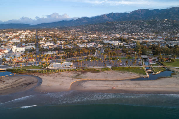 istock Santa Barbara Cityscape in California 1318827063