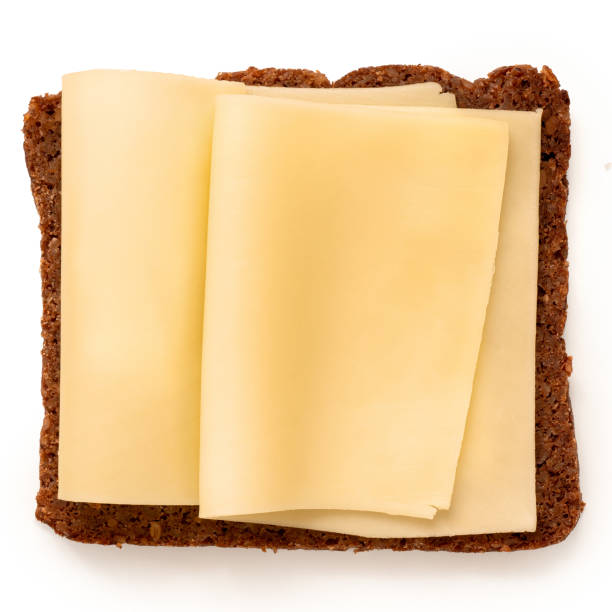 pain de santé allemand avec le fromage - yellow cheese thin portion photos et images de collection