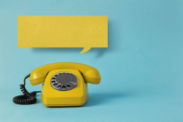 istock Vintage telephone with speech bubble 1318857148