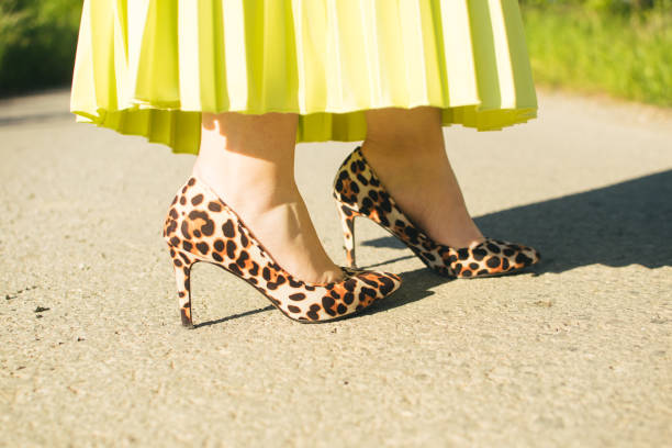 леопард обувь запас фото - leopard 2 стоковые фото и изображения