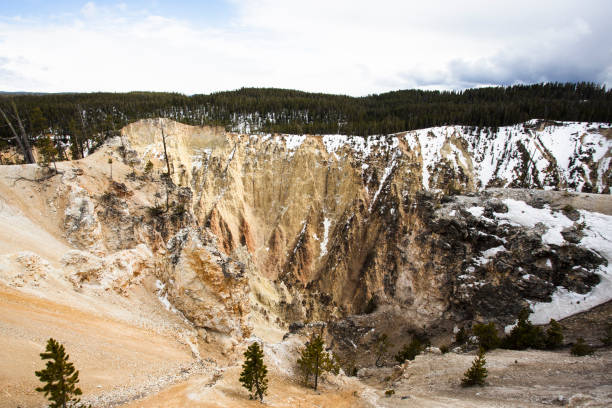 gran cañón nevado de yellowstone - idaho waterfall natural landmark extreme terrain fotografías e imágenes de stock