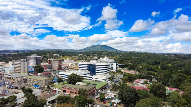 公共公園マラウイとブランタイア市のハイアングルビュー - republic of malawi ストックフォトと画像