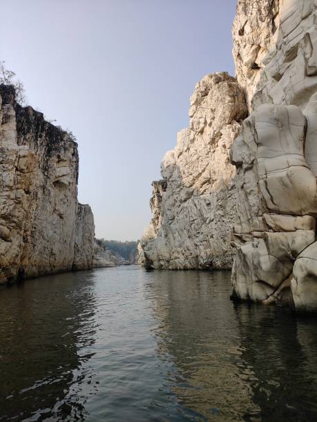 bhedaghat rocas jabalpur madhya pradesh india - madhya fotografías e imágenes de stock