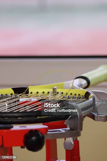 Restring De Tenis Foto de stock y más banco de imágenes de Raqueta de tenis - Raqueta de tenis, Abrazadera, Alicates