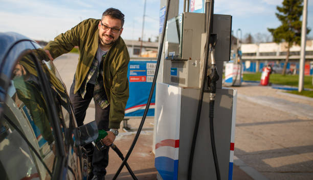 istock A man is refueling at a gas station 1319030355