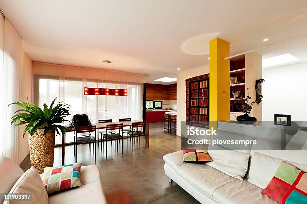 Sala De Estar - Fotografias de stock e mais imagens de Aconchegante - Aconchegante, Admirar a Vista, Apartamento