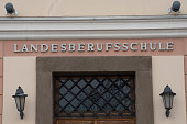 berufsschulschild-in-deutscher-sprache.jpg?b=1&s=170x170&k=20&c=MNtx2BwmgOzWCzZIqk_6G7_viC2ump3_ye-NPuuhqgI=