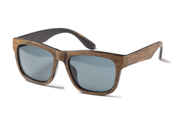 деревянные солнцезащитные очки изолированы на белом фоне - sunglasses wood black dark стоковые фото и изображения