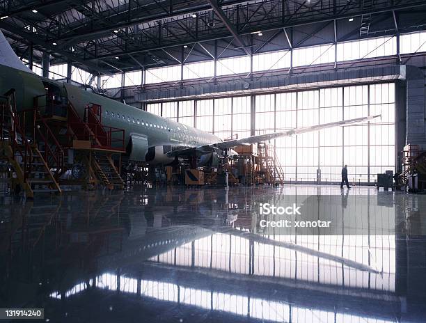 Flugzeuge Montage Line Stockfoto und mehr Bilder von Hangar - Hangar, Flugzeug, Luftfahrtindustrie